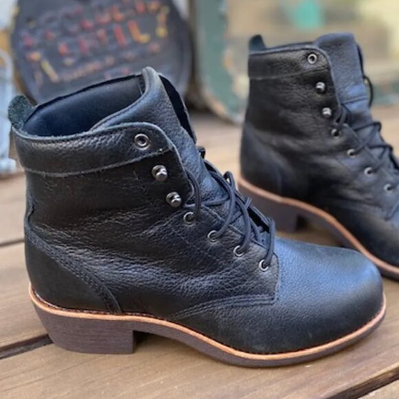 Redwing Black Leather Boot - Steel Toe - Picture 2 of 4